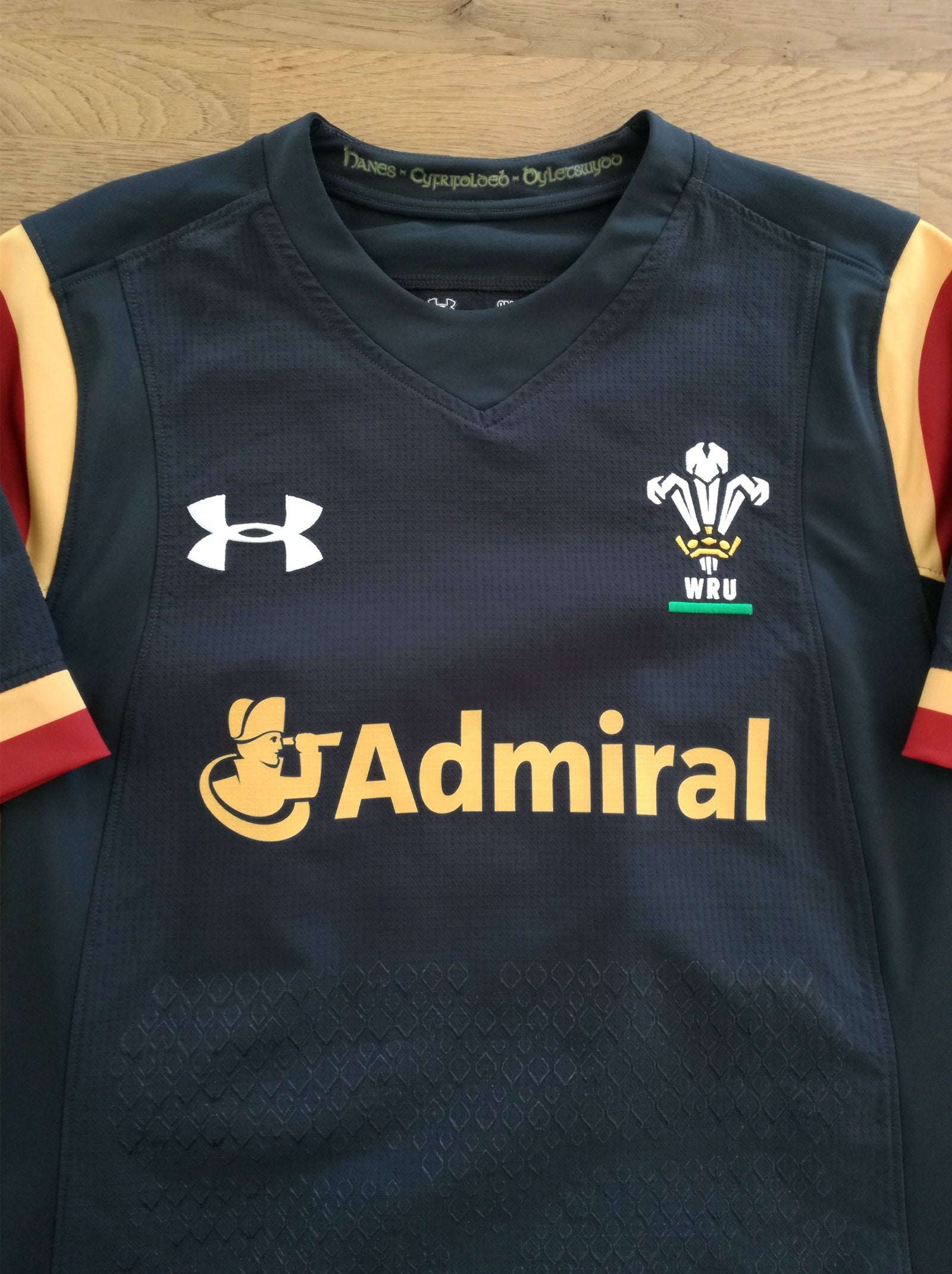 2015/16 Wales Away 'Fitted' Rugby Shirt