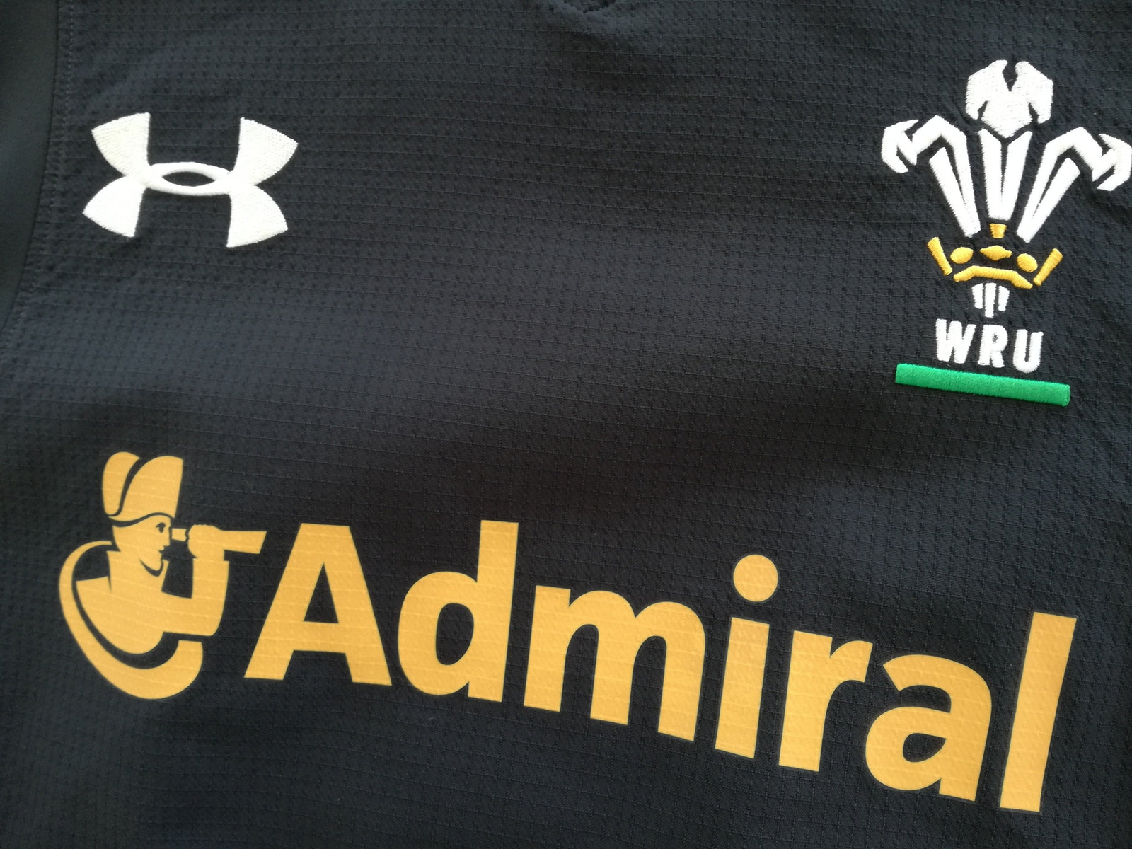 2015/16 Wales Away 'Fitted' Rugby Shirt (S)
