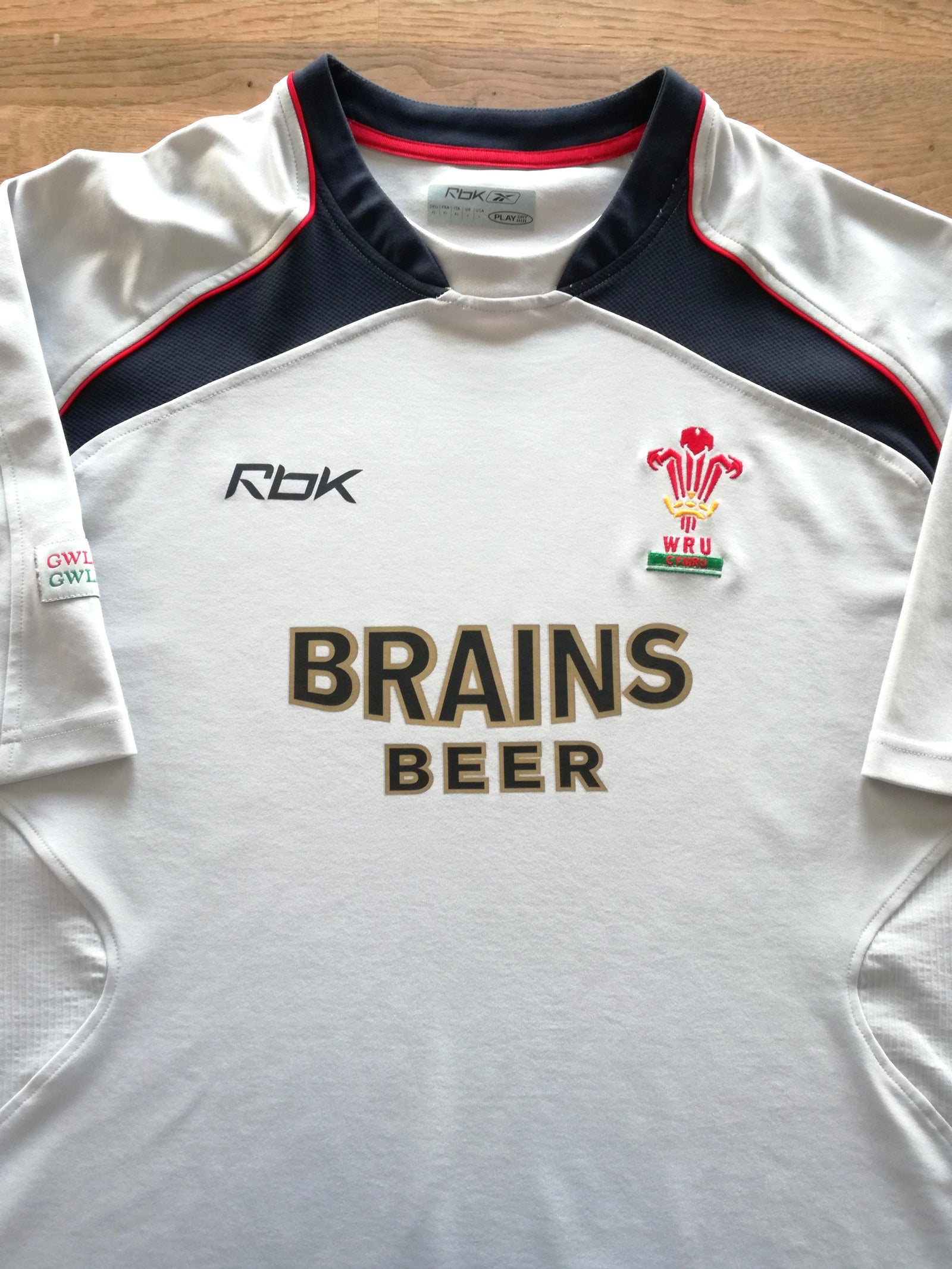 2006/07 Wales Away Pro-Fit Rugby Shirt