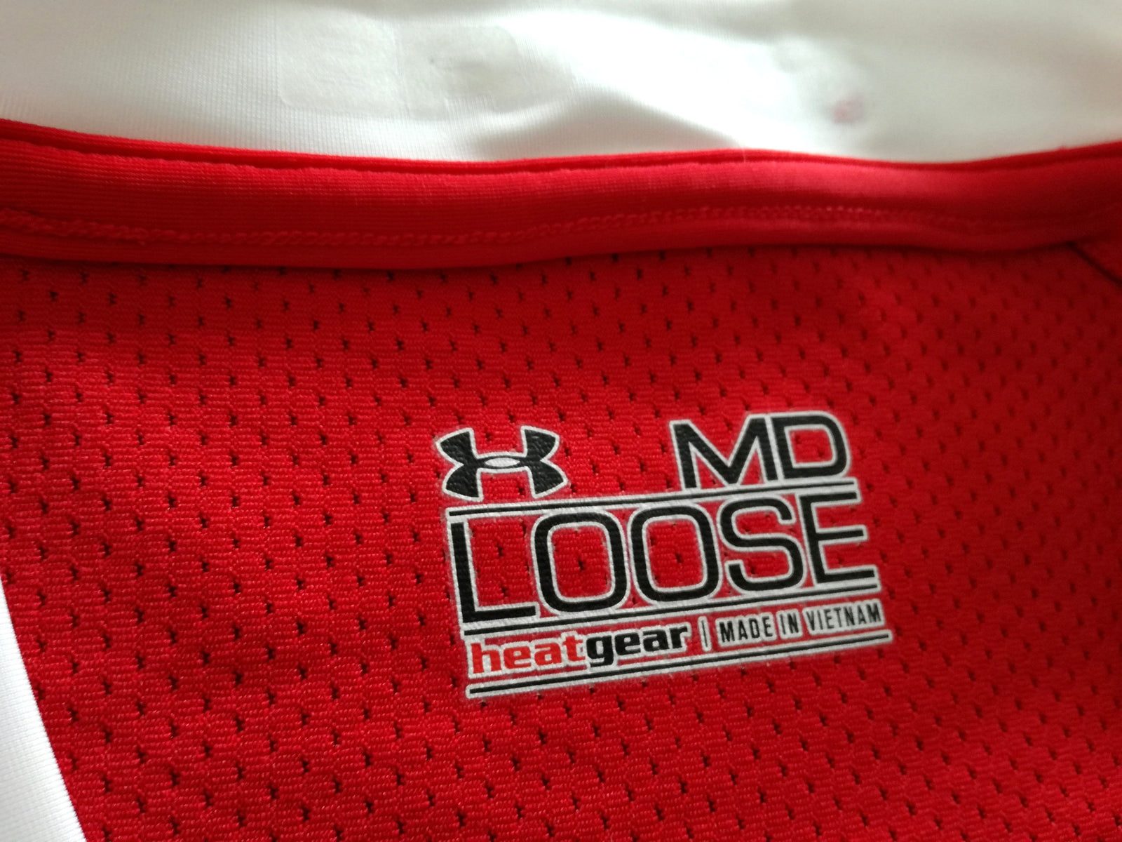2011/12 Wales Home Rugby Shirt. (M)