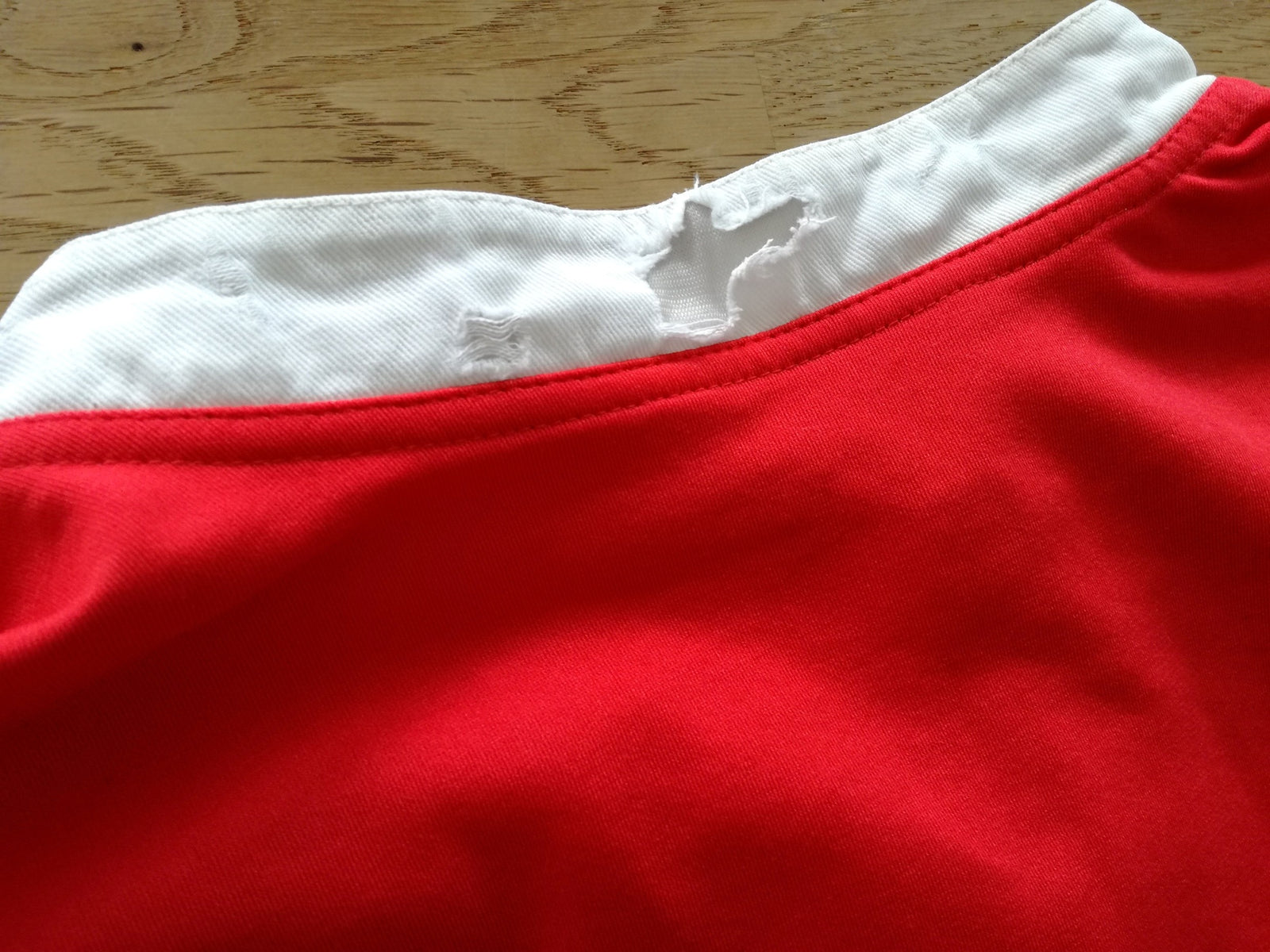 2004/05 Wales Home Pro-Fit Rugby Shirt (L)