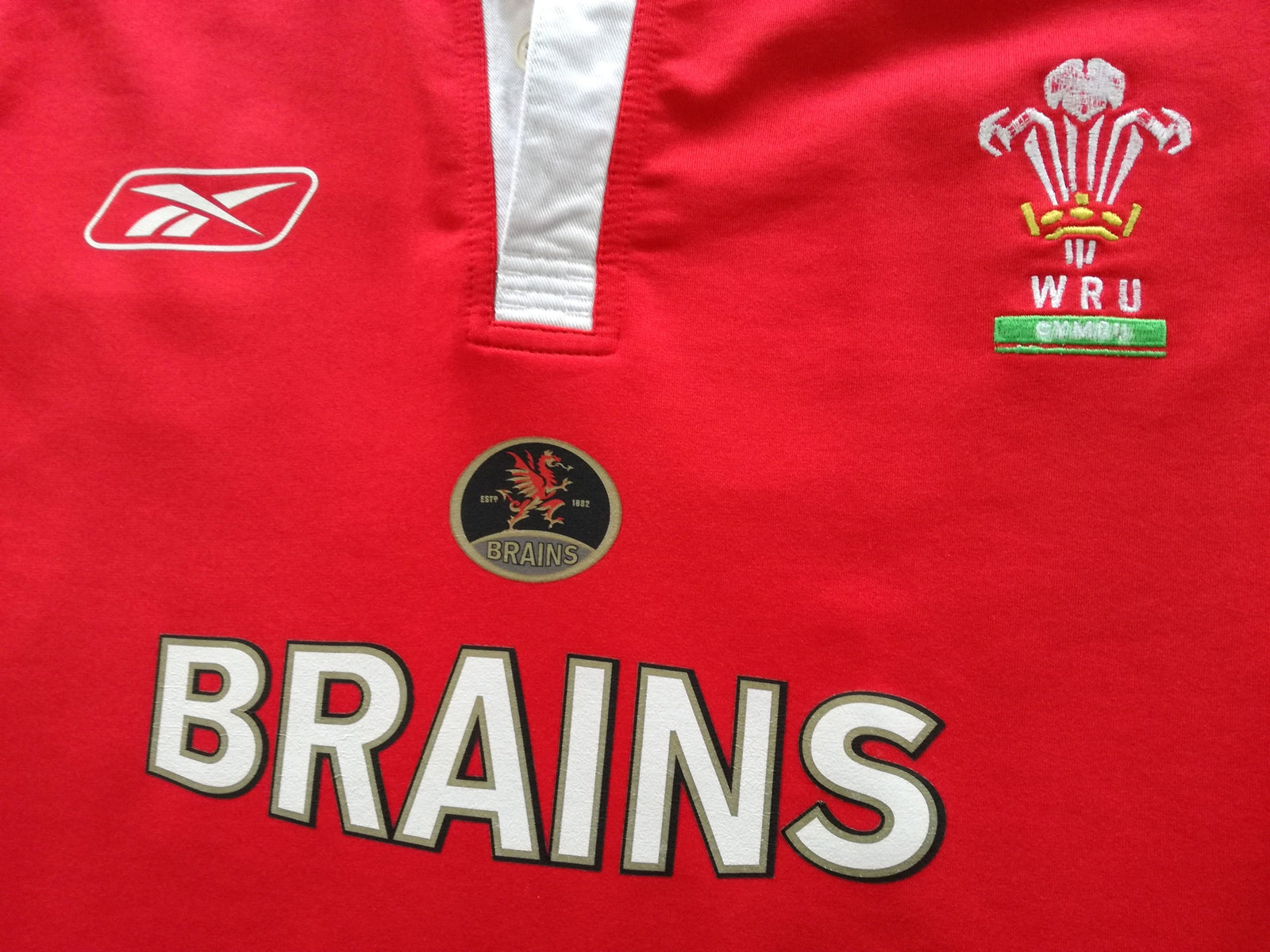 2004/05 Wales Home Pro-Fit Rugby Shirt (L)