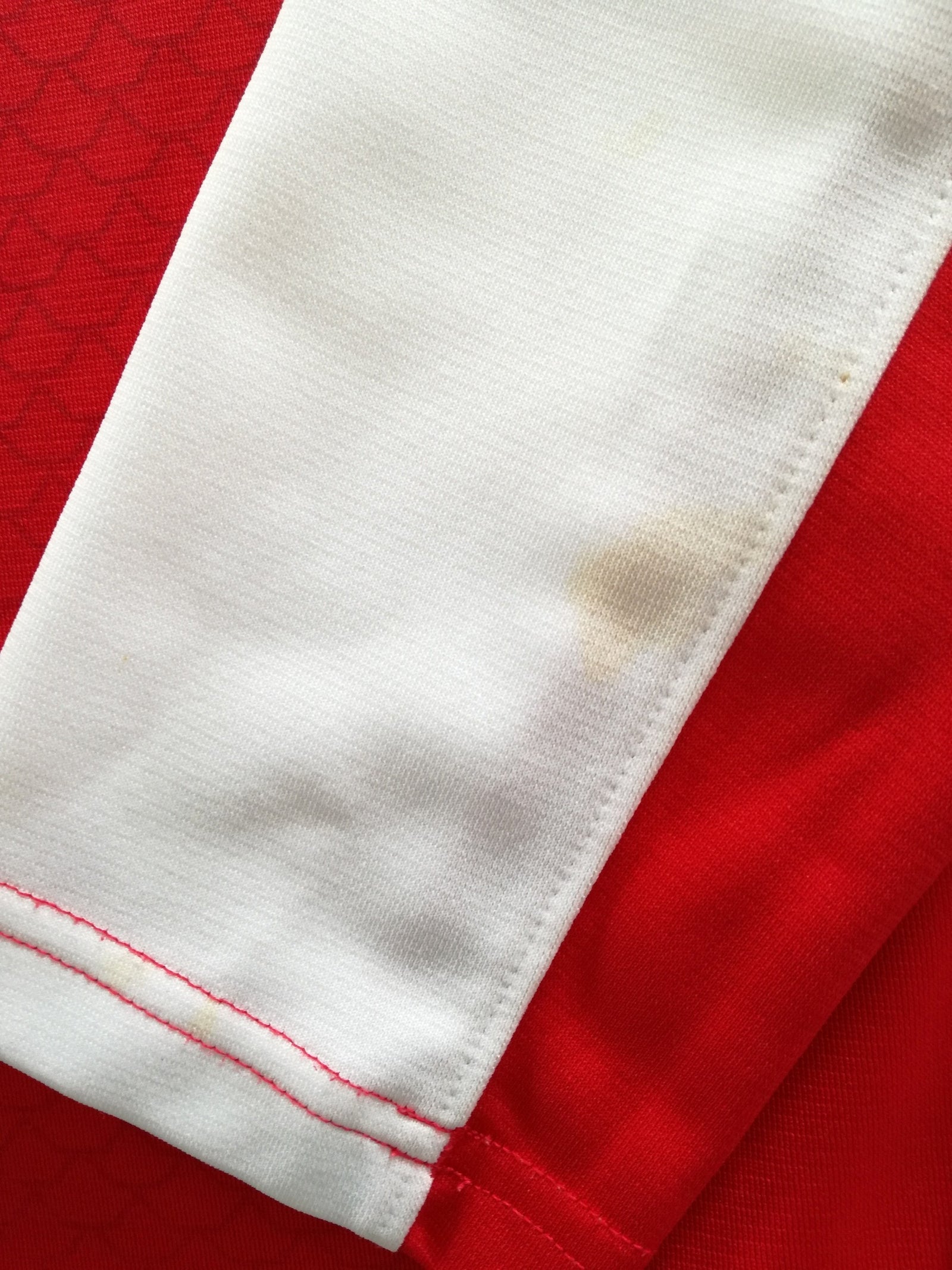 2010/11 Wales Home Rugby Shirt. (S)