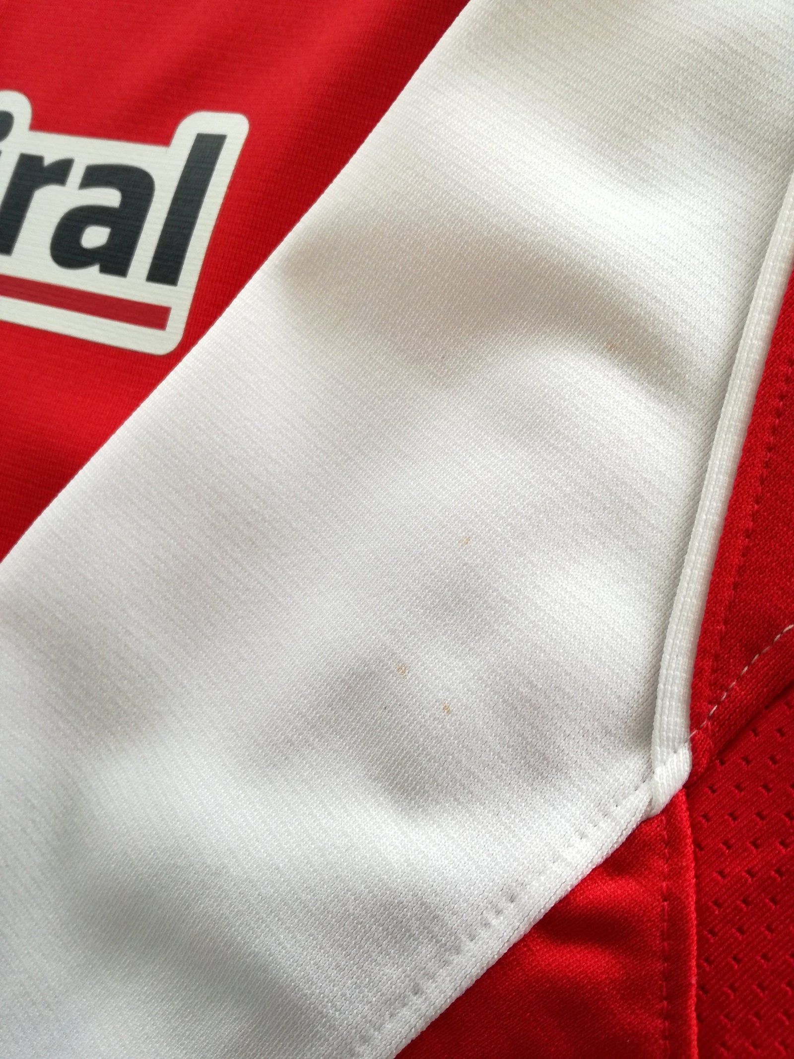 2010/11 Wales Home Rugby Shirt. (S)