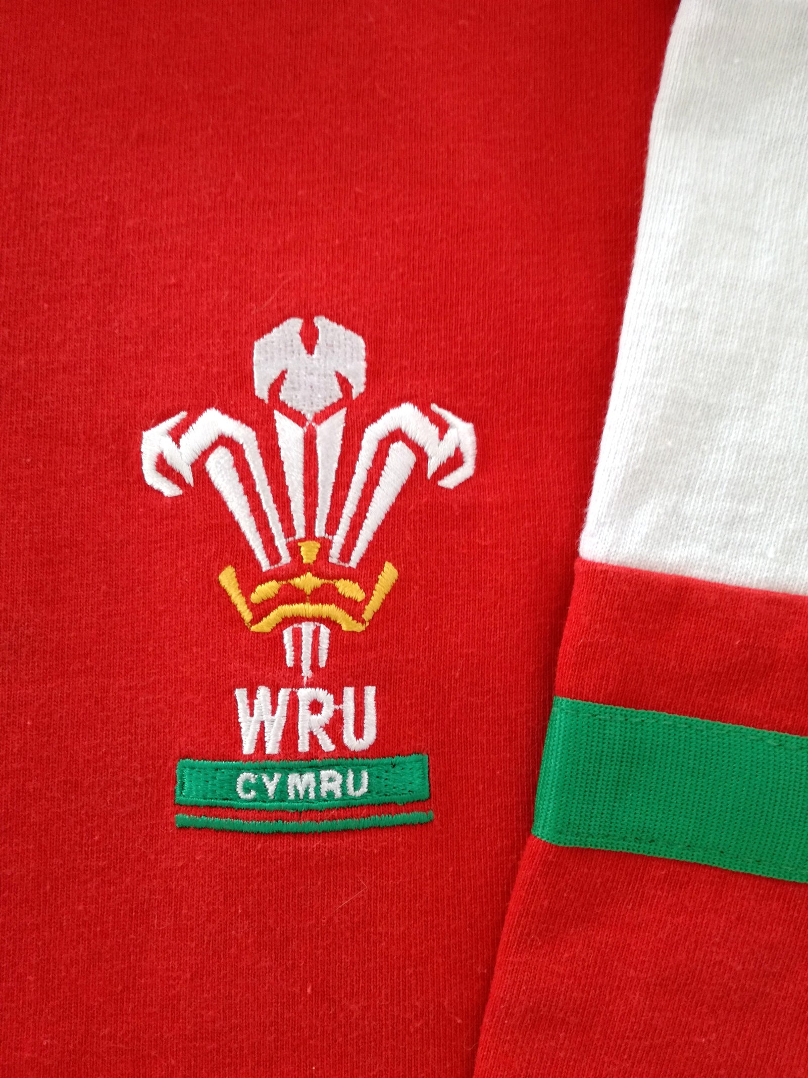 1993/94 Wales Home Rugby Shirt. (L)