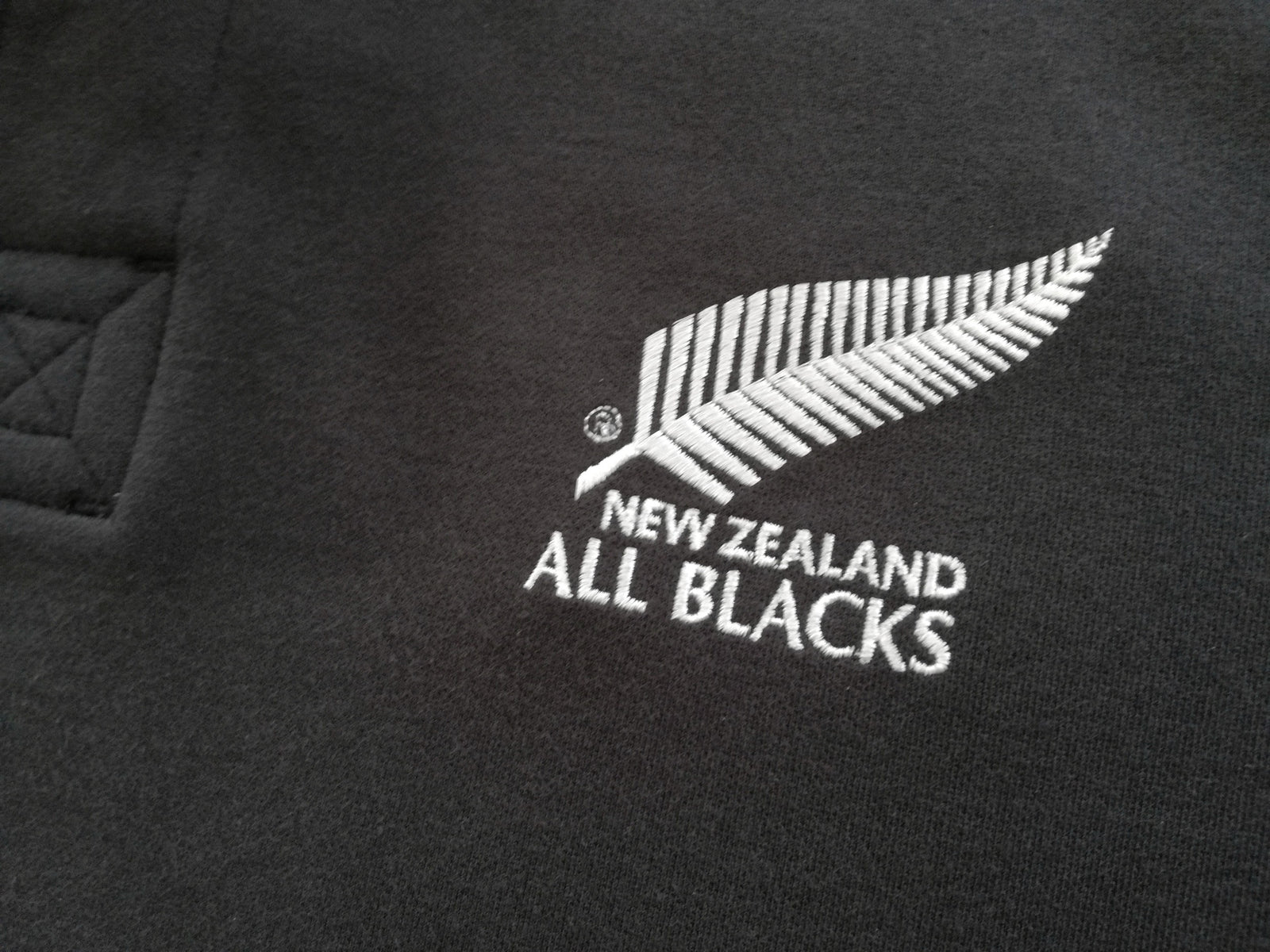 2001 New Zealand Home Rugby Shirt. (L)