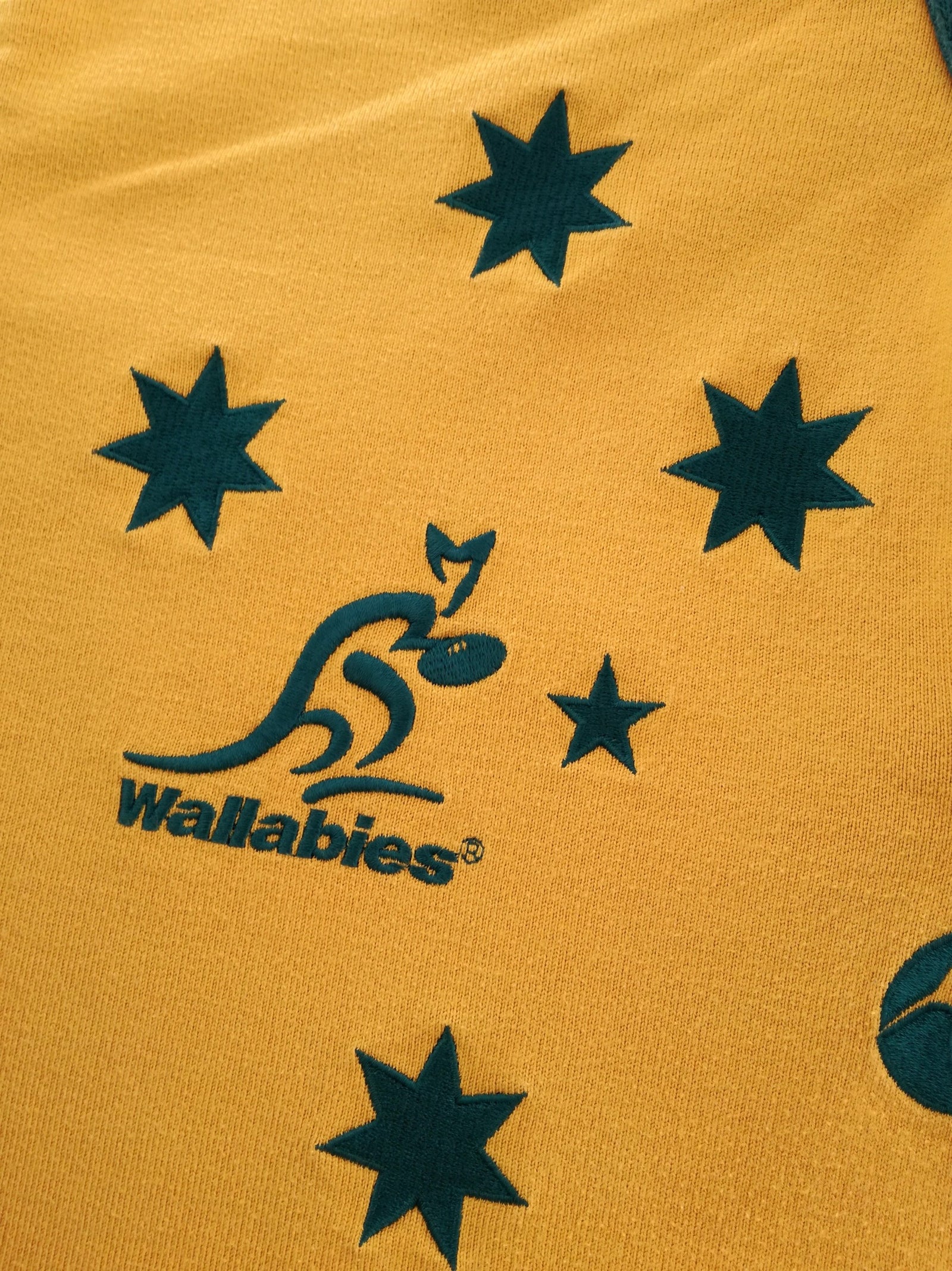 2004/05 Australia Home Rugby Shirt. (M)