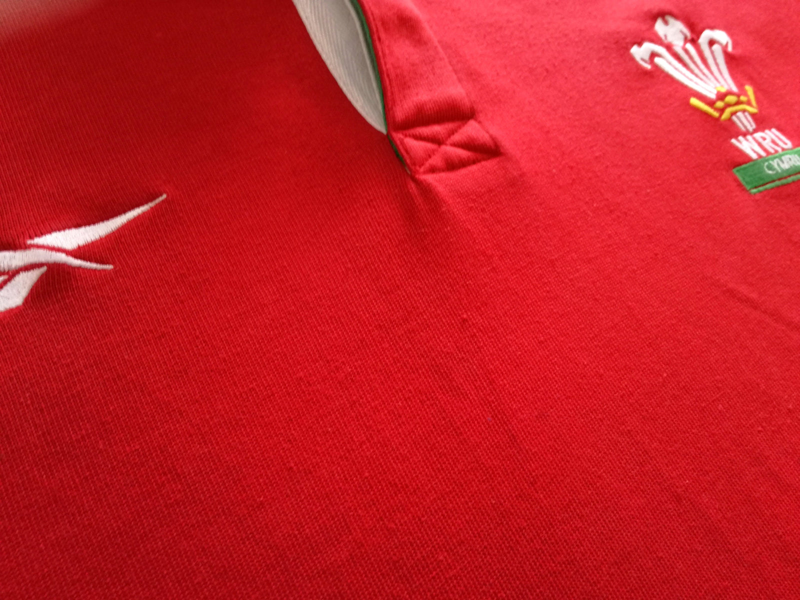 1998/99 Wales Home Rugby Shirt. (L)