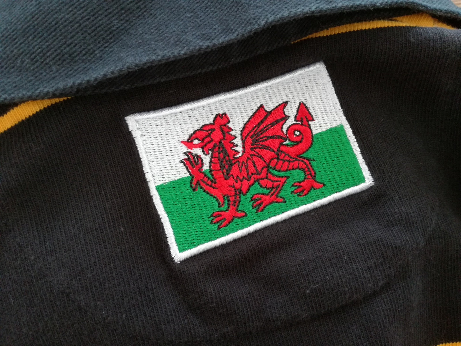 2001/02 Newport RFC Home Rugby Shirt. (S)