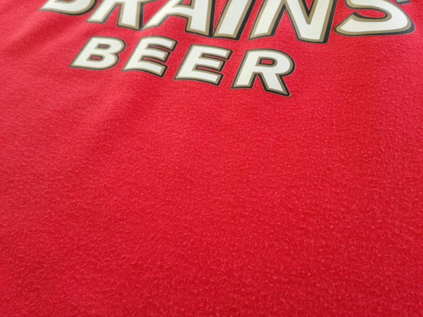 2006/07 Wales Home Rugby Shirt. (L)