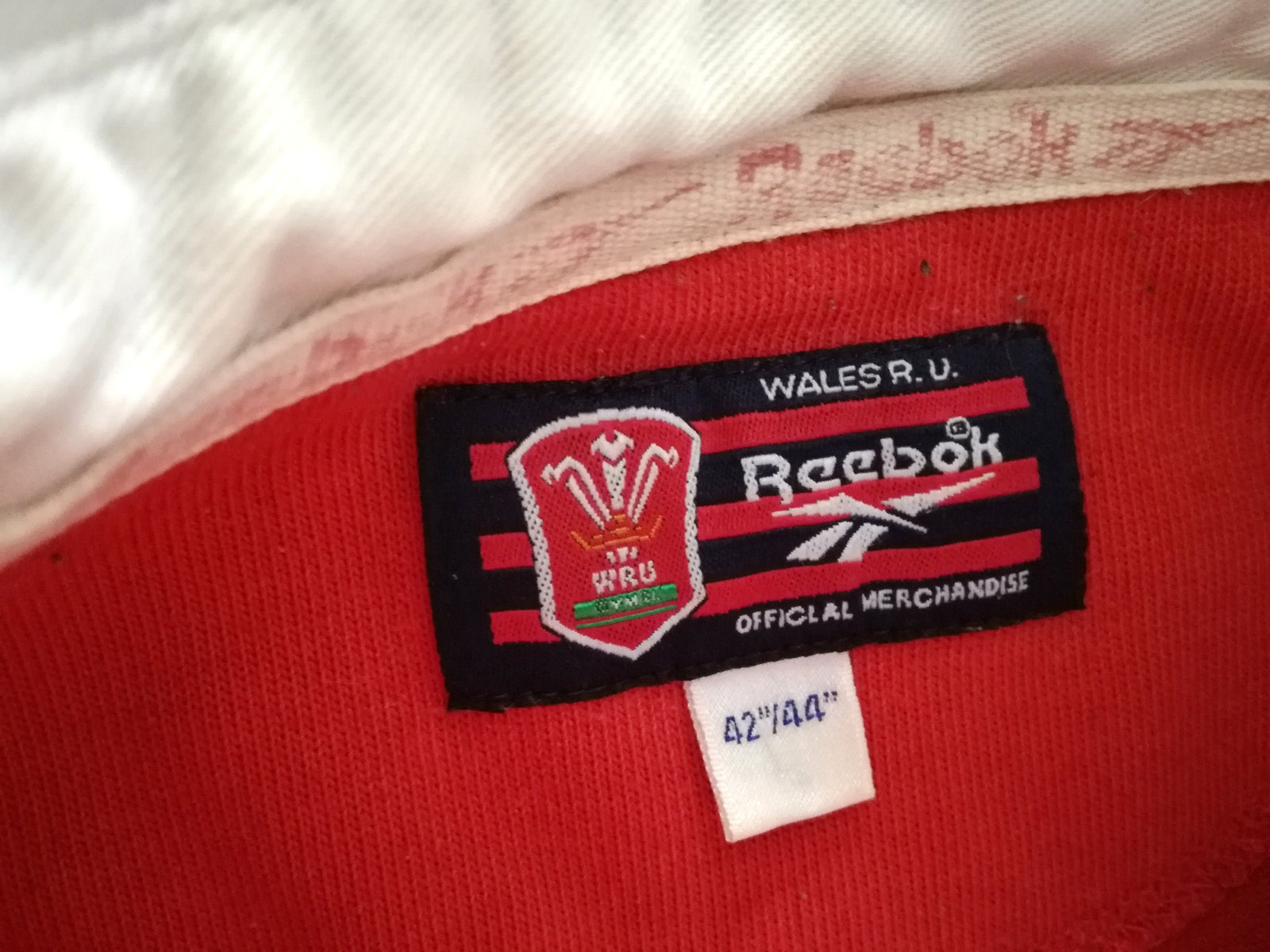 1996/97 Wales Home Rugby Shirt. (L)