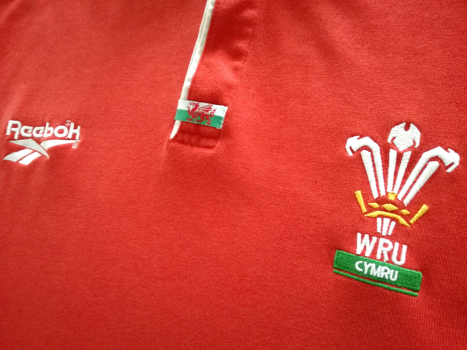 1996/97 Wales Home Rugby Shirt. (L)