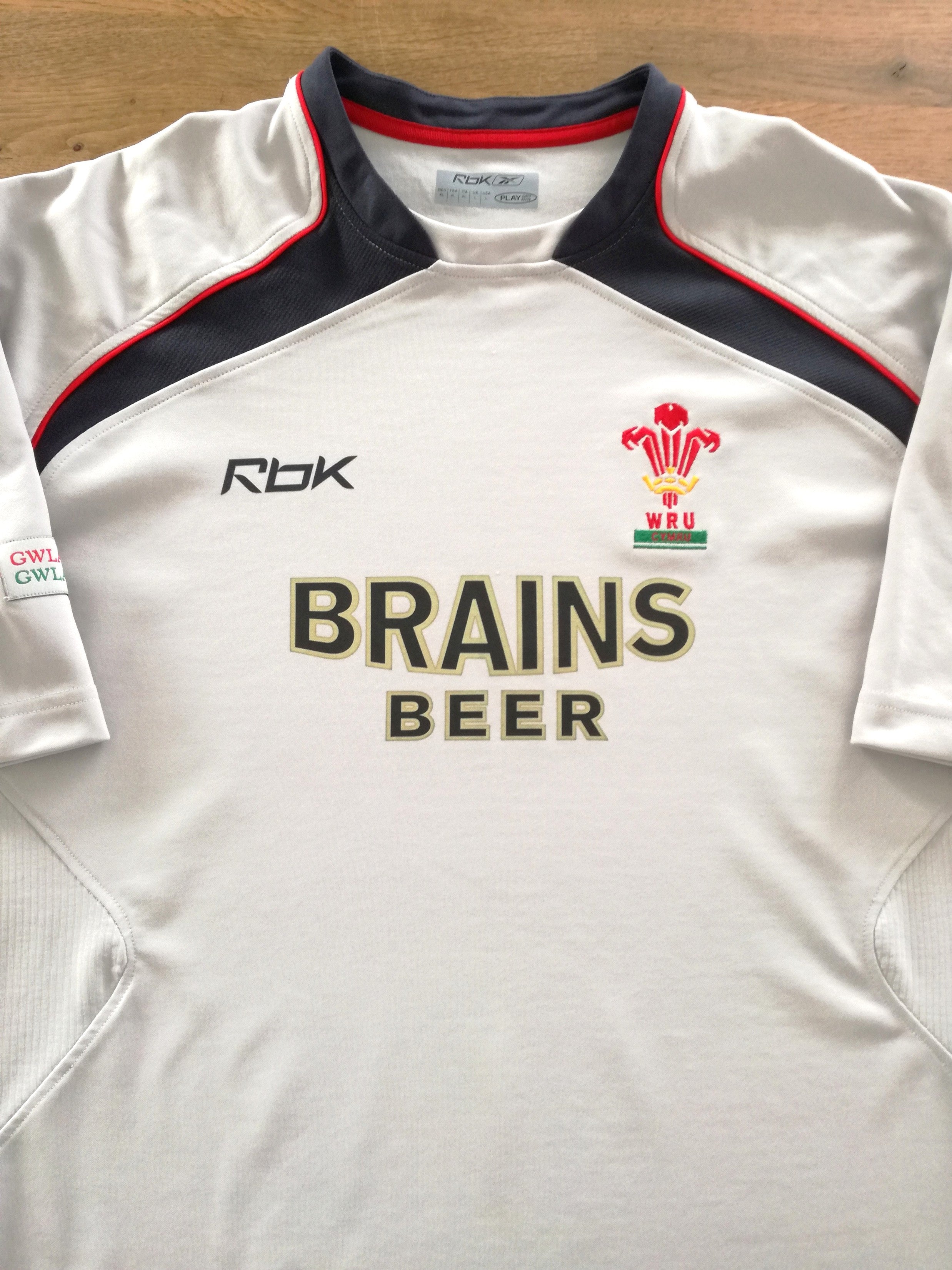 2006/07 Wales Away Pro-Fit Rugby Shirt