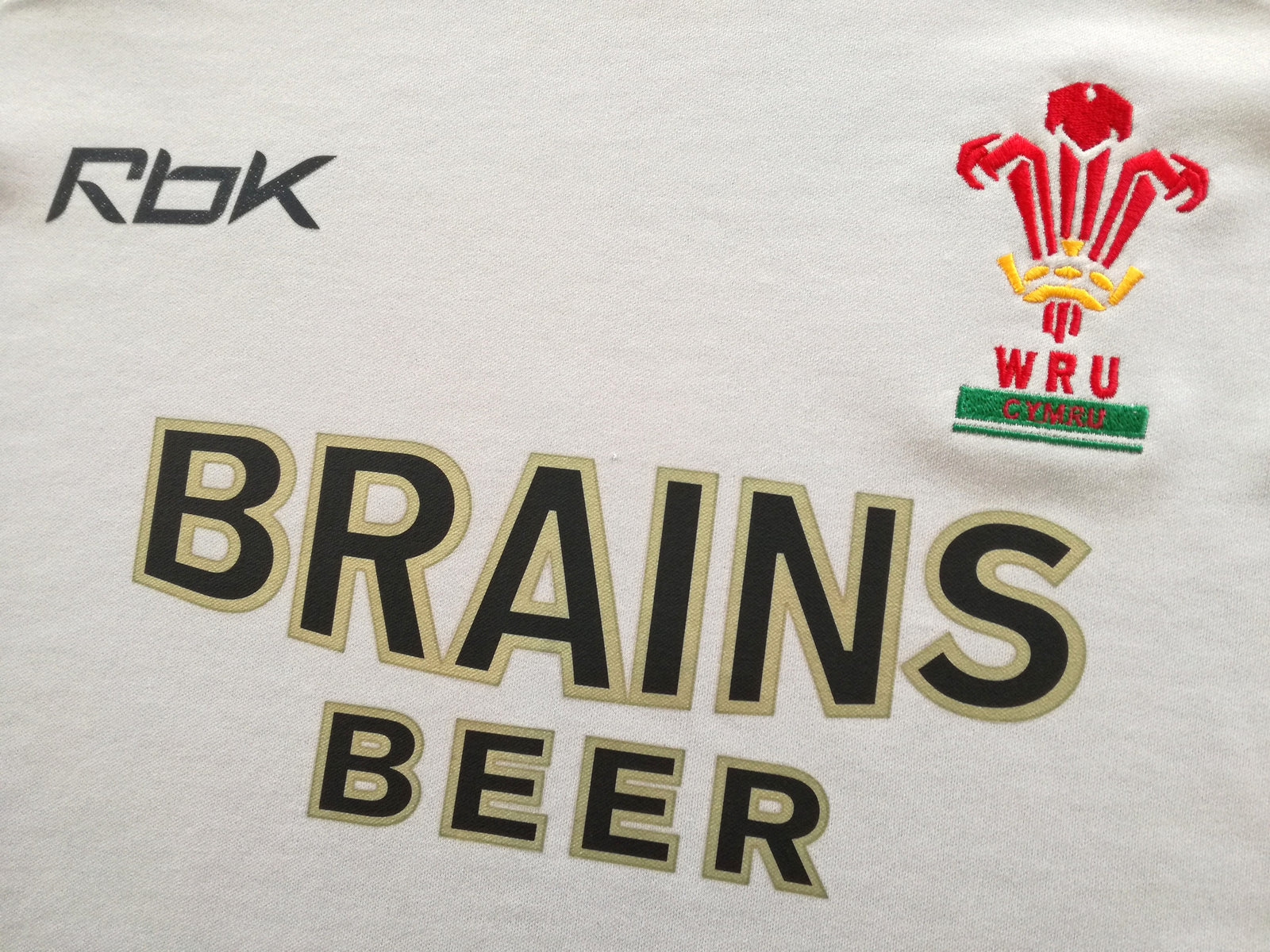 2006/07 Wales Away Pro-Fit Rugby Shirt (L)