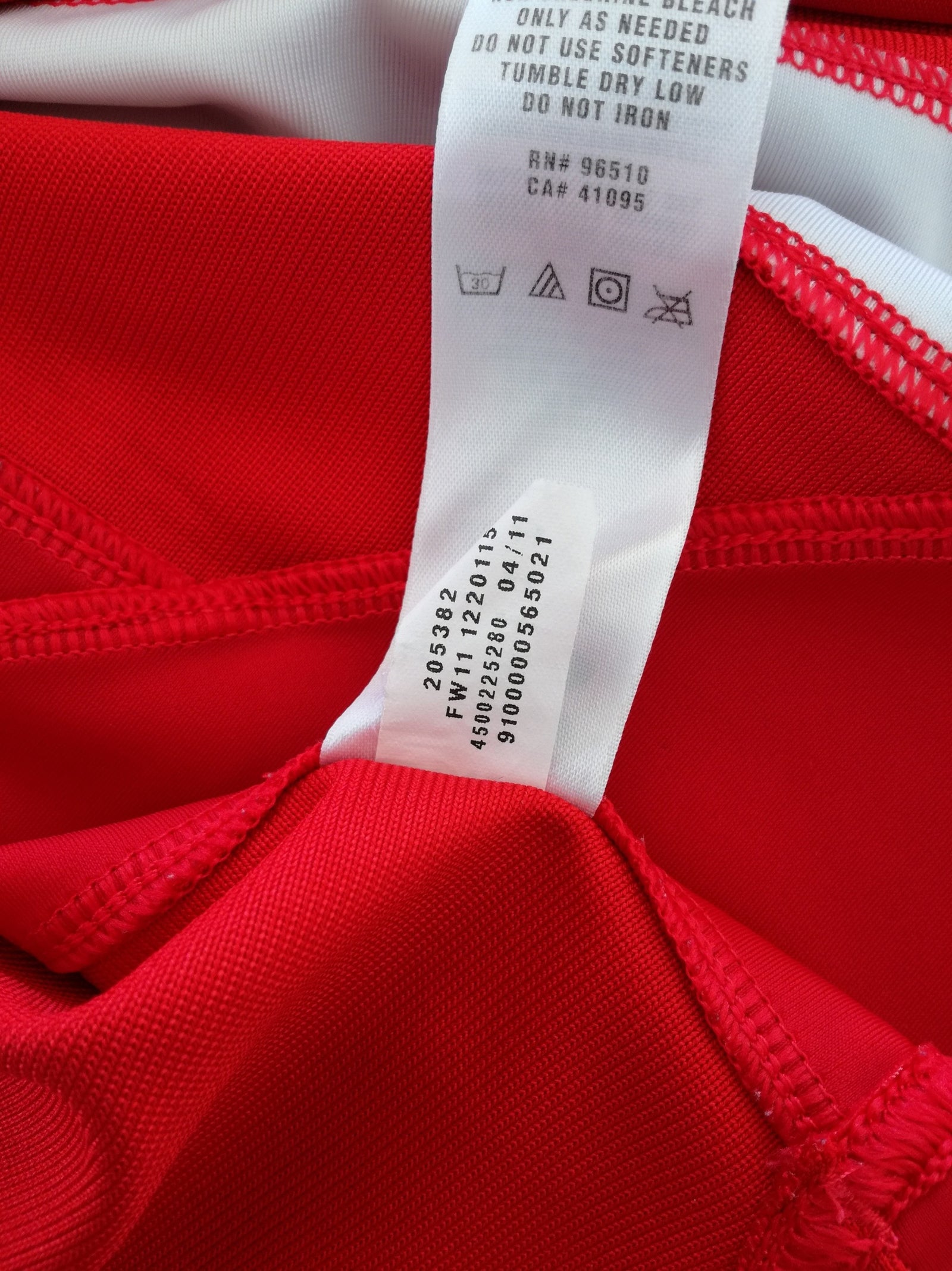 2011/12 Wales Home Rugby Shirt. (M)