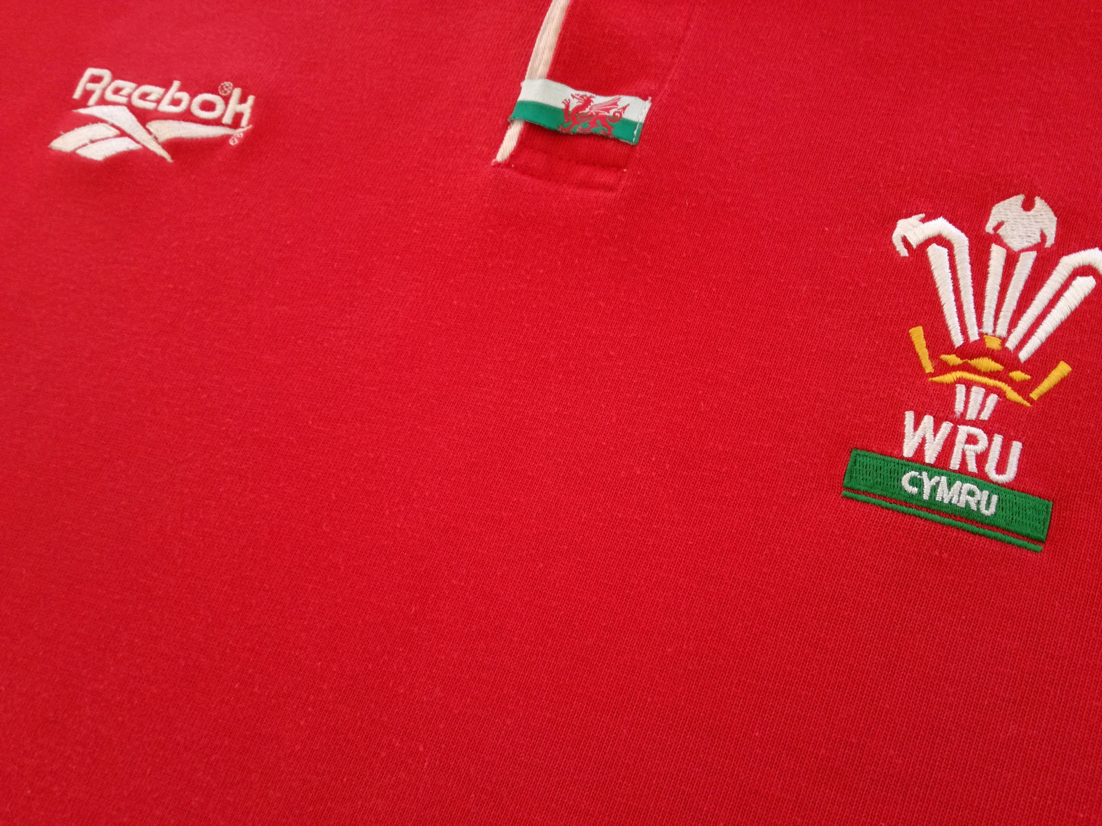 1996/97 Wales Home Rugby Shirt. (XL)