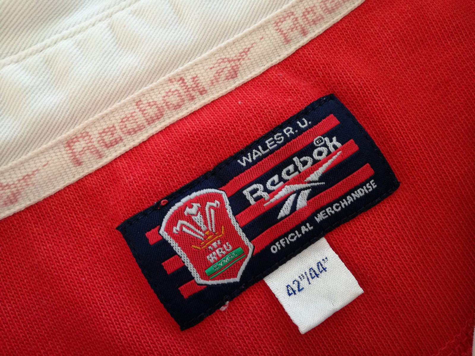 1996/97 Wales Home Rugby Shirt. (L)