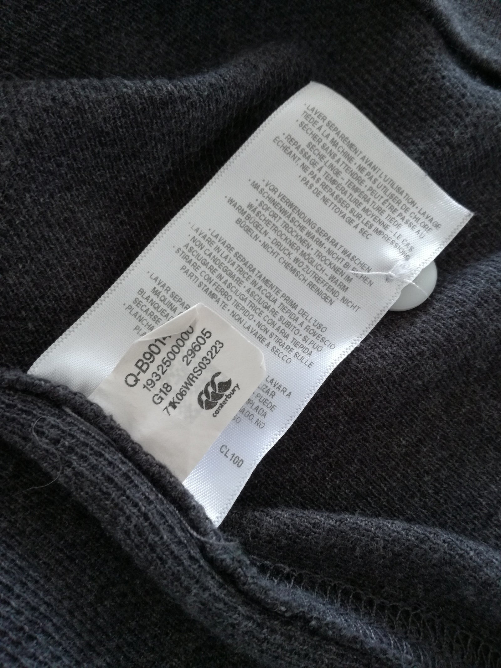 2018/19 England Away Rugby Shirt. (L)