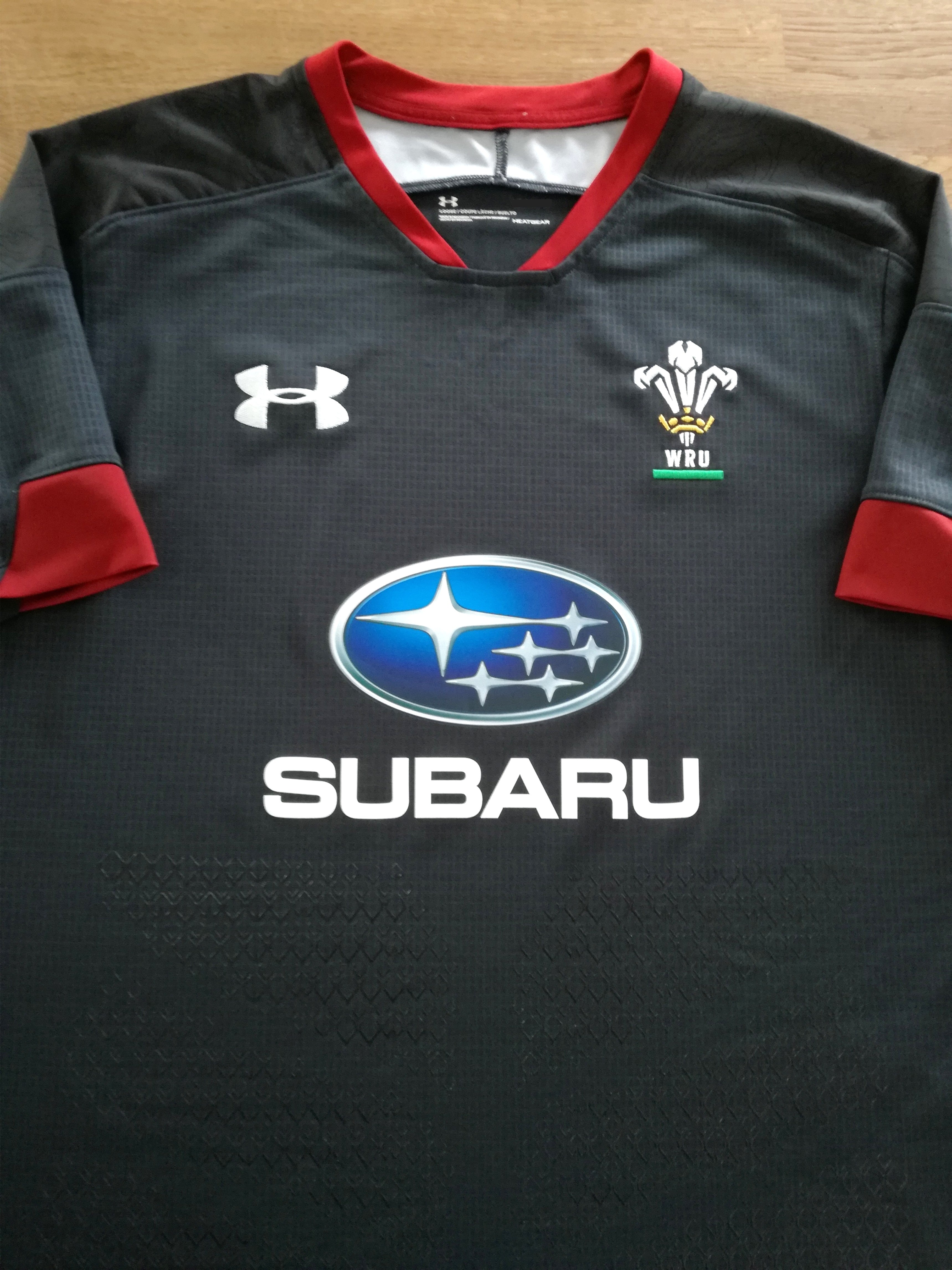 2017/18 Wales Away Rugby Shirt
