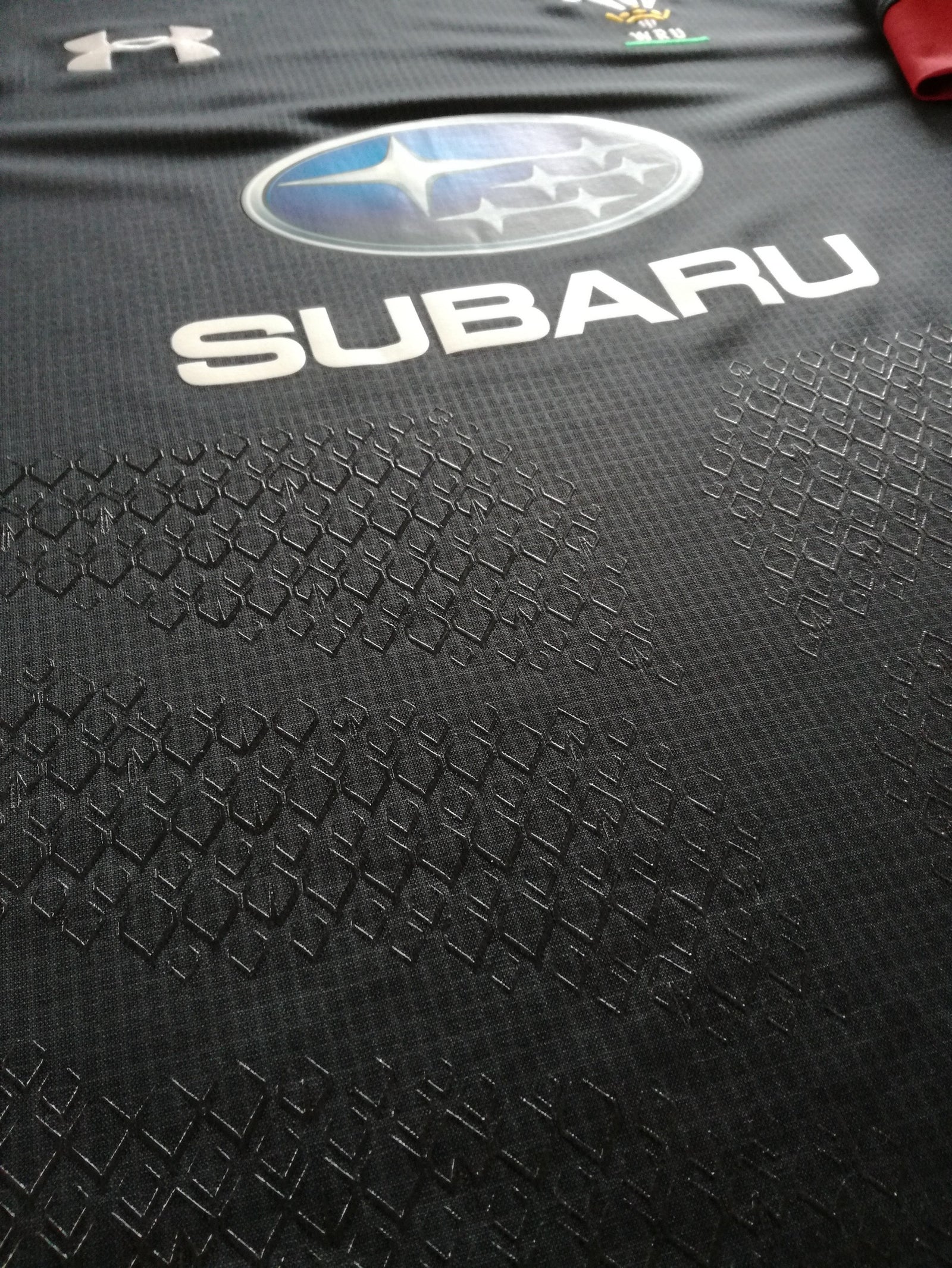 2017/18 Wales Away Rugby Shirt (L)