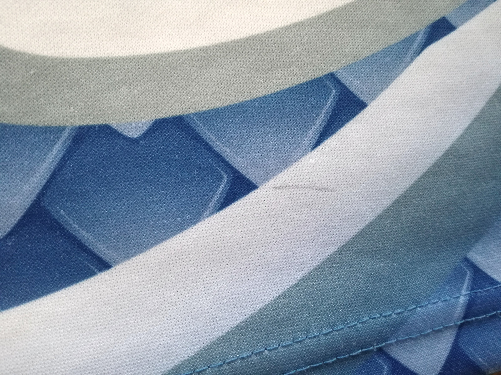 2018/19 Dragons Training Shirt (M)