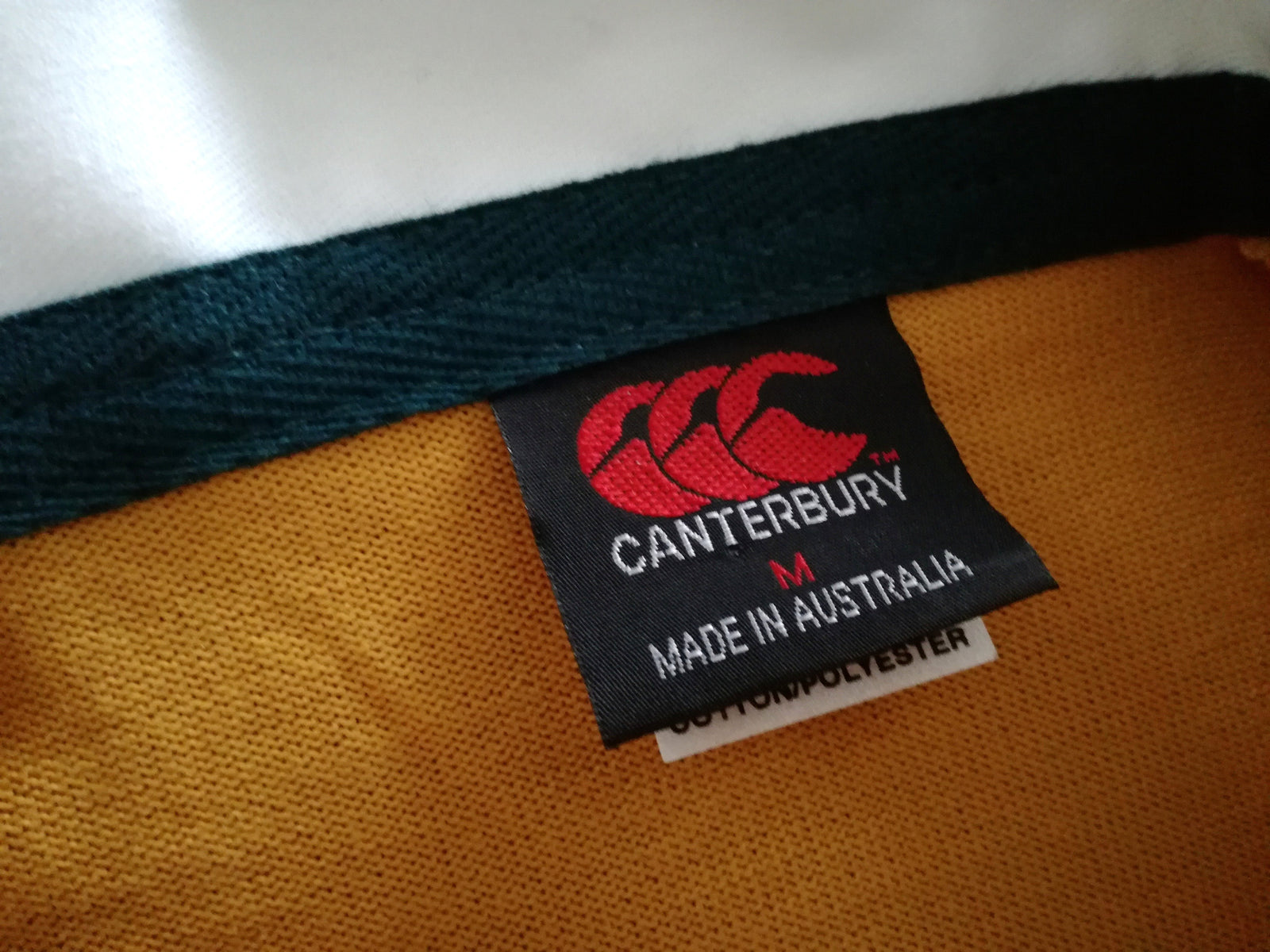 2000 Australia Home Rugby Shirt. (M)