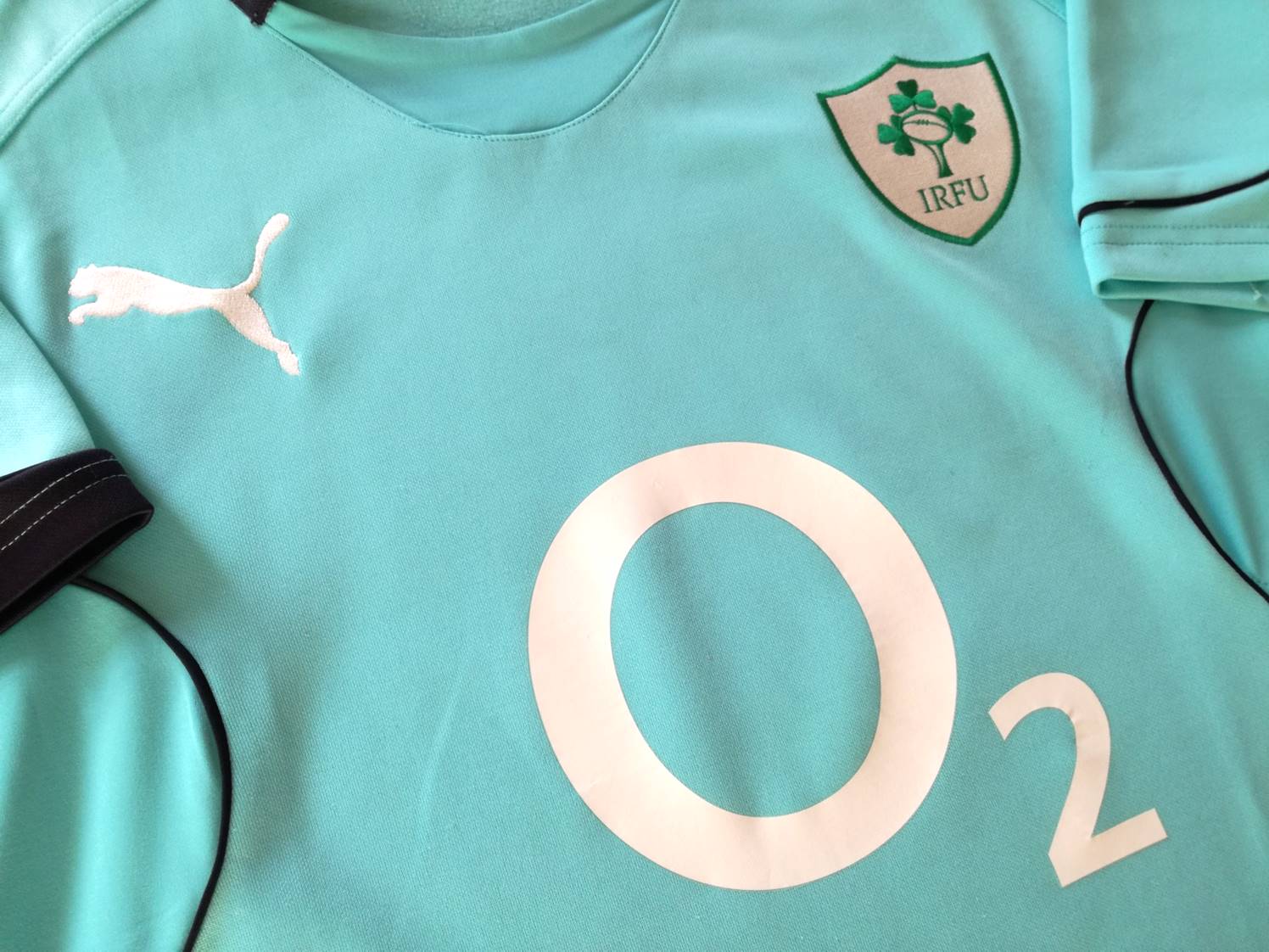 2010/11 Ireland Away Rugby Shirt (S)