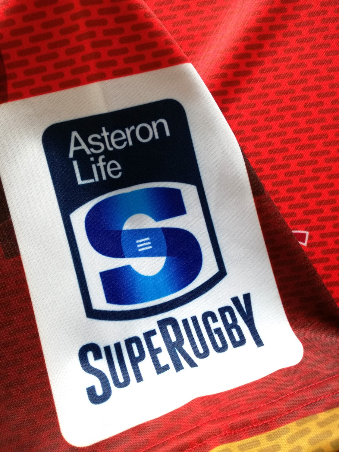2015 Queensland Reds 'DC Crimson Comet' Rugby Shirt (L)