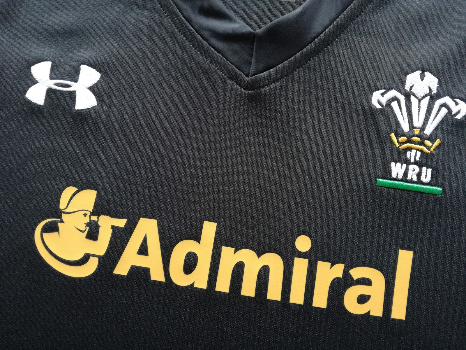 2015/16 Wales Away Rugby Shirt (W) (S)